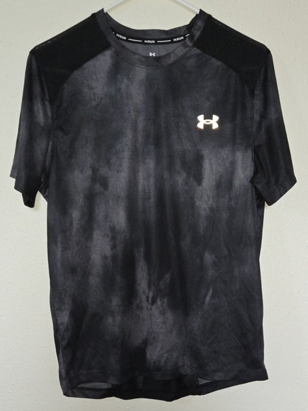 Under Armour Black Short Sleeve Athletic Tee